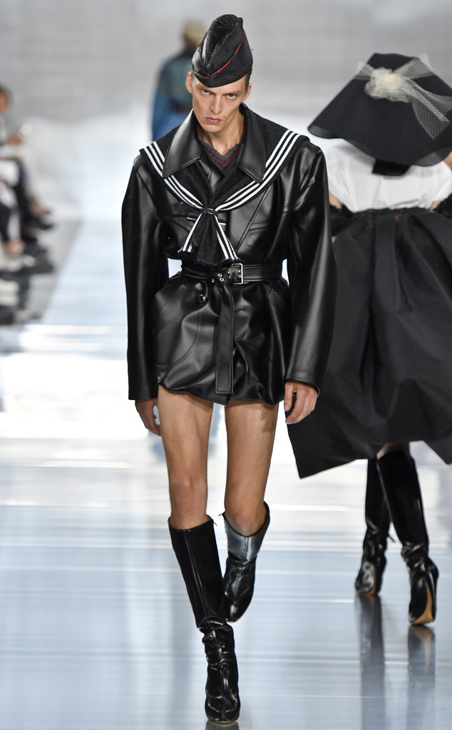 This Runway Model S Epic Paris Fashion Week Strut Has The Internet